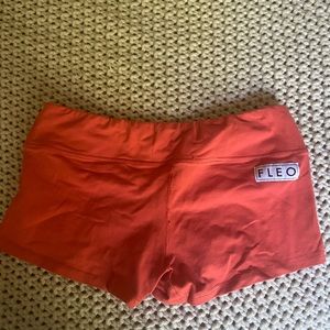 Coral fleo shorts
